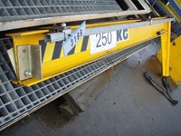 Column-mounted slewing crane 250 kg, TRACTEL